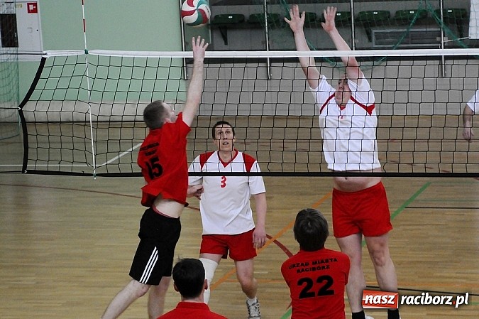 Zdjęcie w galerii na portalu naszraciborz.pl: Zakłady pracy walczą o puchar prezydenta wiadomości z regionu