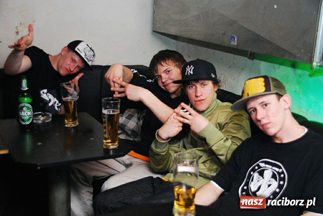 Zdjęcie w galerii na portalu naszraciborz.pl: Magiel towarzyski wiadomości z regionu