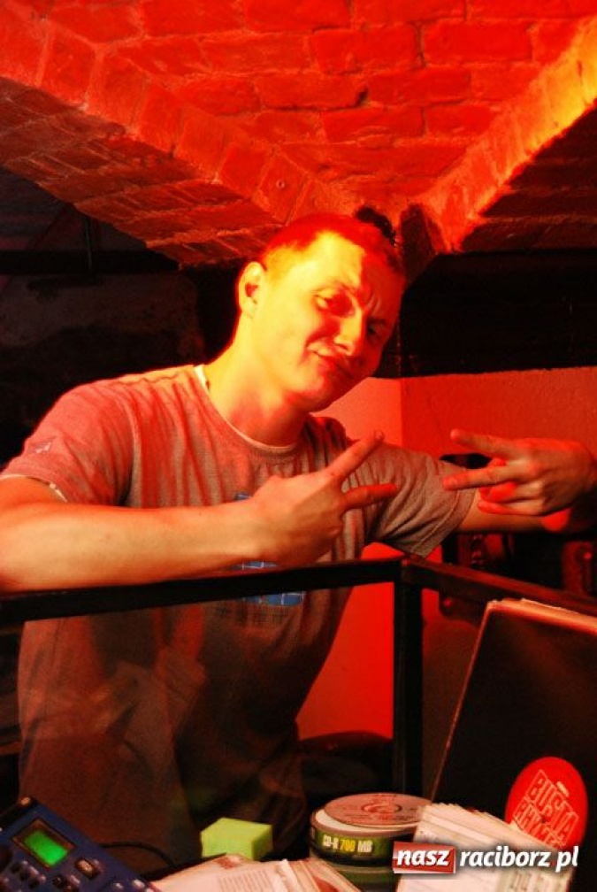 Zdjęcie w galerii na portalu naszraciborz.pl: Magiel towarzyski wiadomości z regionu