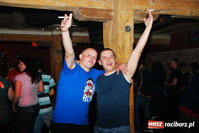 Zdjęcie w galerii na portalu naszraciborz.pl: Magiel towarzyski wiadomości z regionu