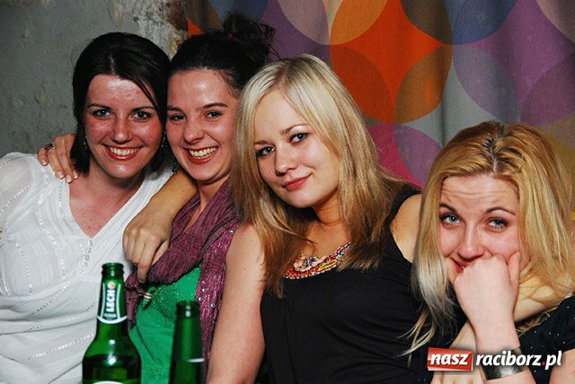 Zdjęcie w galerii na portalu naszraciborz.pl: Magiel towarzyski wiadomości z regionu