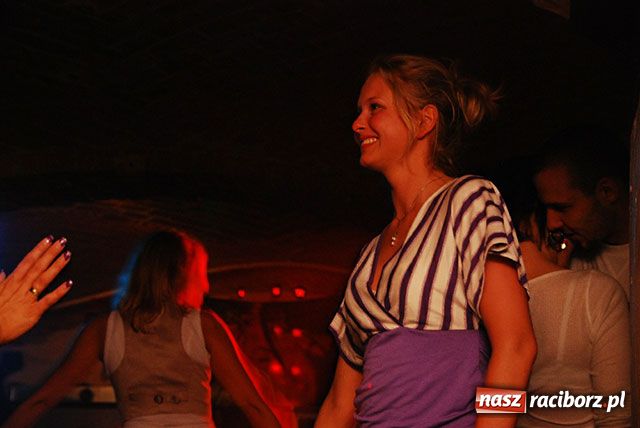 Zdjęcie w galerii na portalu naszraciborz.pl: Magiel towarzyski wiadomości z regionu