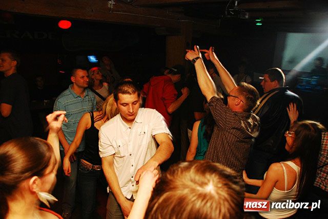 Zdjęcie w galerii na portalu naszraciborz.pl: Magiel towarzyski wiadomości z regionu