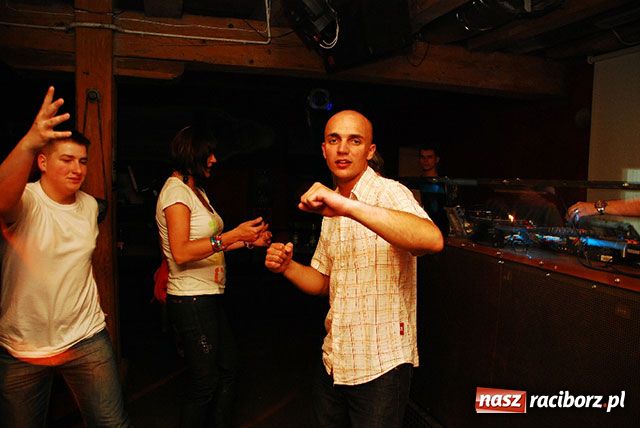 Zdjęcie w galerii na portalu naszraciborz.pl: Magiel towarzyski wiadomości z regionu