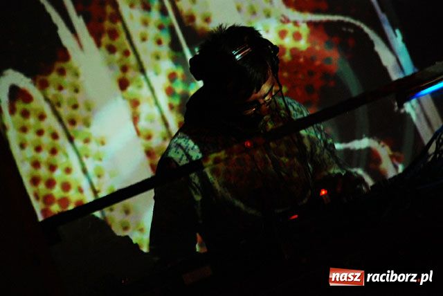 Zdjęcie w galerii na portalu naszraciborz.pl: Magiel towarzyski wiadomości z regionu