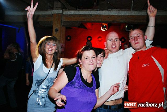 Zdjęcie w galerii na portalu naszraciborz.pl: Magiel towarzyski wiadomości z regionu