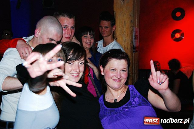 Zdjęcie w galerii na portalu naszraciborz.pl: Magiel towarzyski wiadomości z regionu