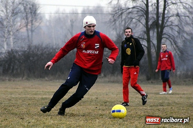 Zdjęcie w galerii na portalu naszraciborz.pl: Unia przegrała z Naprzodem Rydułtowy wiadomości z regionu