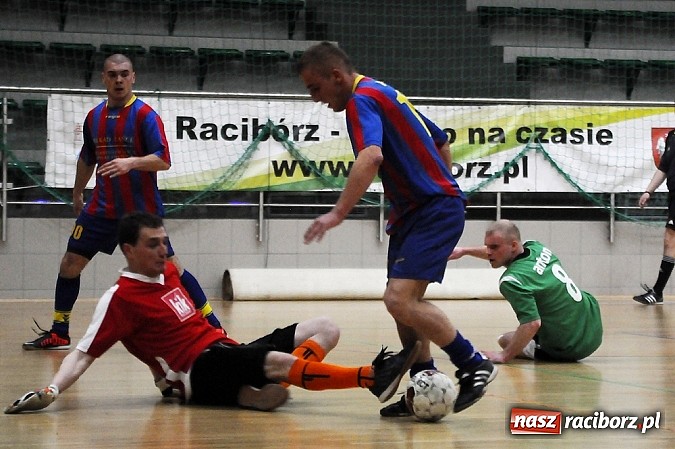 Zdjęcie w galerii na portalu naszraciborz.pl: Pokrycia mistrzem, Płomień w I lidze. HLPN zakończyła rozgrywki wiadomości z regionu