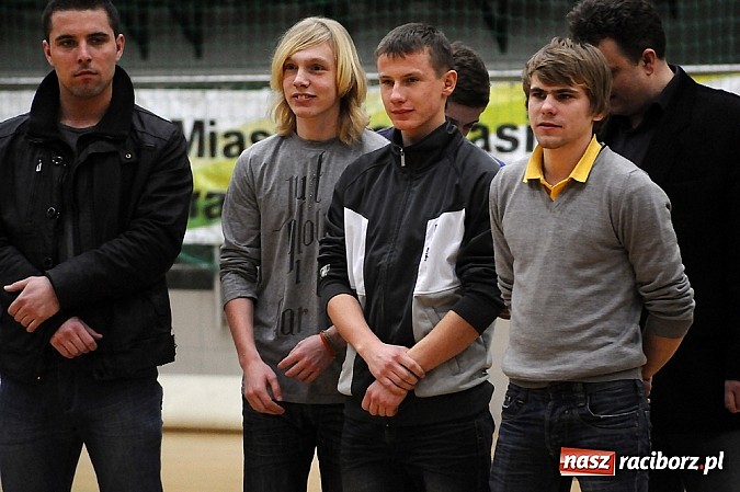 Zdjęcie w galerii na portalu naszraciborz.pl: Pokrycia mistrzem, Płomień w I lidze. HLPN zakończyła rozgrywki wiadomości z regionu