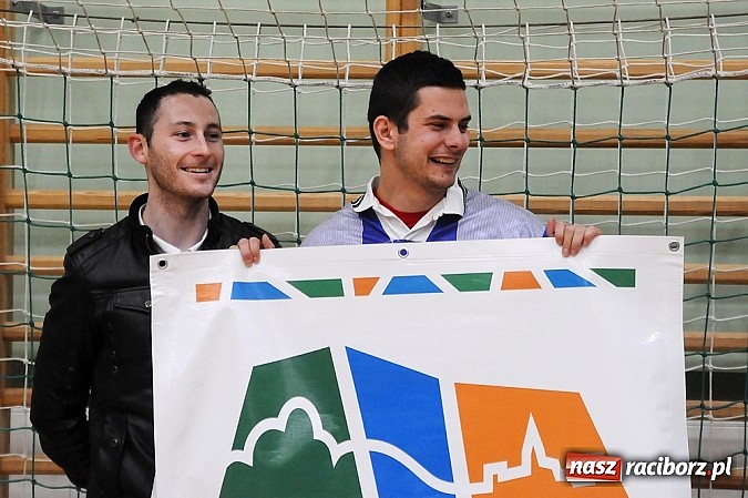 Zdjęcie w galerii na portalu naszraciborz.pl: Pokrycia mistrzem, Płomień w I lidze. HLPN zakończyła rozgrywki wiadomości z regionu