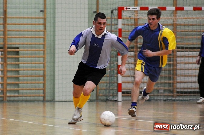 Zdjęcie w galerii na portalu naszraciborz.pl: Pokrycia mistrzem, Płomień w I lidze. HLPN zakończyła rozgrywki wiadomości z regionu