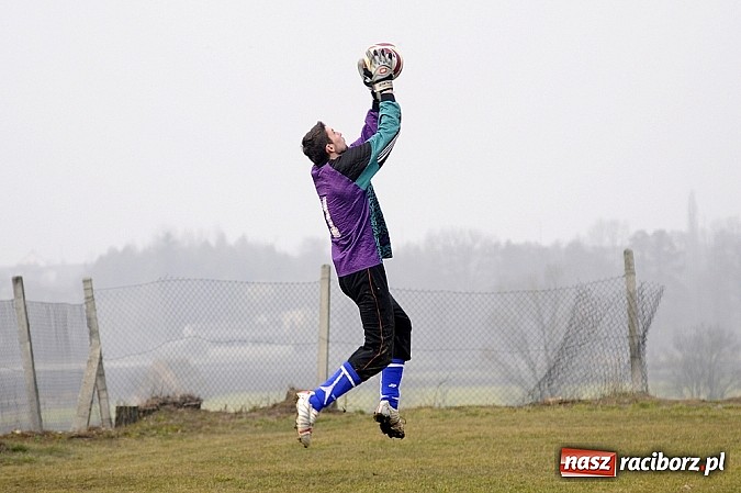 Zdjęcie w galerii na portalu naszraciborz.pl: Naprzód Borucin pokonany wiadomości z regionu