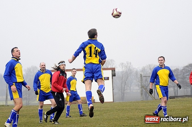 Zdjęcie w galerii na portalu naszraciborz.pl: Naprzód Borucin pokonany wiadomości z regionu