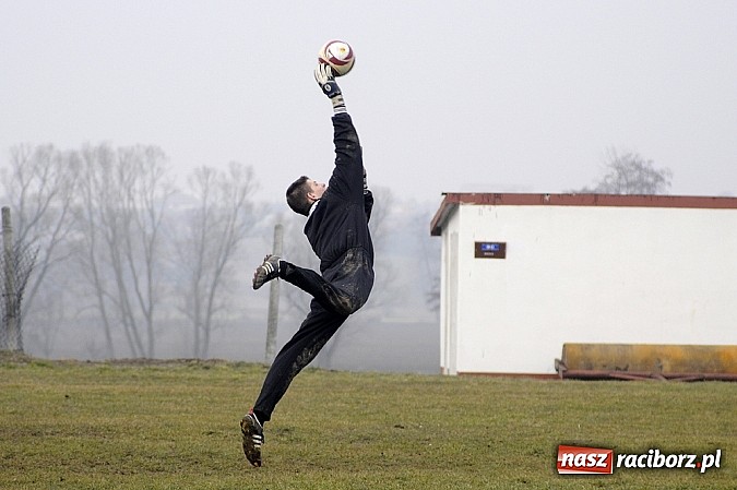 Zdjęcie w galerii na portalu naszraciborz.pl: Naprzód Borucin pokonany wiadomości z regionu
