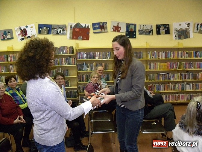 Zdjęcie w galerii na portalu naszraciborz.pl: Kryminaliści w Bibliotece wiadomości z regionu