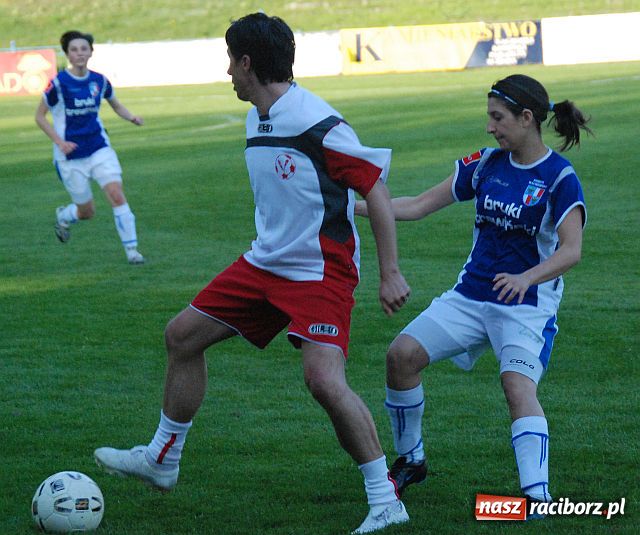 Zdjęcie w galerii na portalu naszraciborz.pl: Dobre widowisko i deszcz goli wiadomości z regionu