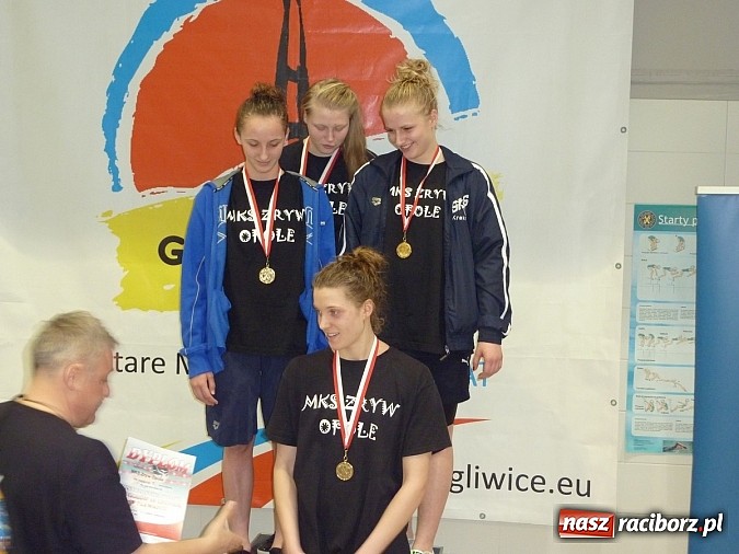 Zdjęcie w galerii na portalu naszraciborz.pl: Pływanie: osiem medali dla Oli Tomali wiadomości z regionu