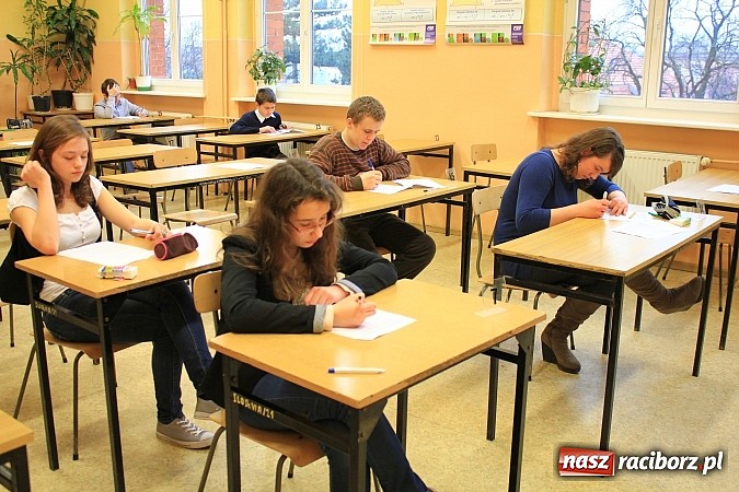 Zdjęcie w galerii na portalu naszraciborz.pl: Adam Moc z Pietrowic zwycięzcą konkursu w I LO wiadomości z regionu