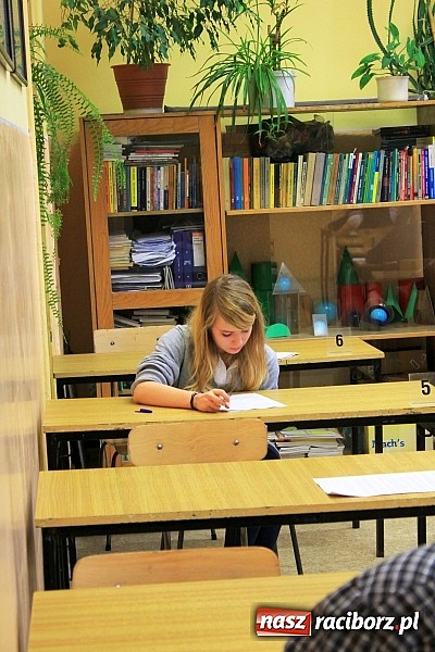 Zdjęcie w galerii na portalu naszraciborz.pl: Adam Moc z Pietrowic zwycięzcą konkursu w I LO wiadomości z regionu