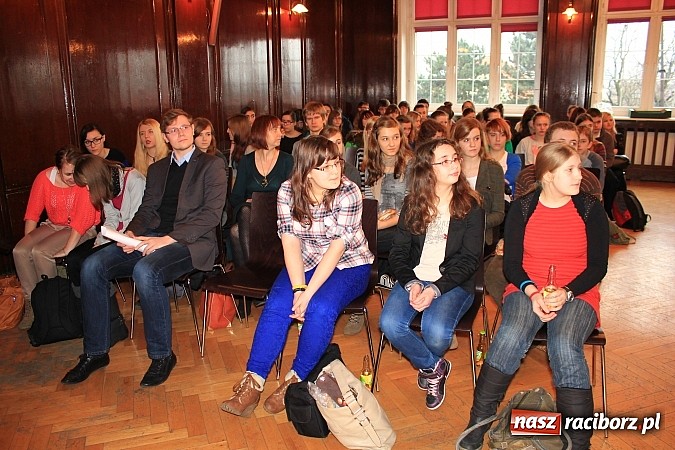 Zdjęcie w galerii na portalu naszraciborz.pl: Adam Moc z Pietrowic zwycięzcą konkursu w I LO wiadomości z regionu