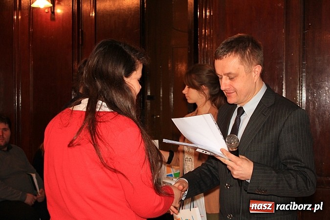 Zdjęcie w galerii na portalu naszraciborz.pl: Adam Moc z Pietrowic zwycięzcą konkursu w I LO wiadomości z regionu