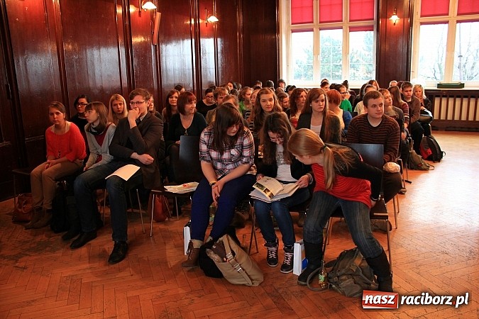 Zdjęcie w galerii na portalu naszraciborz.pl: Adam Moc z Pietrowic zwycięzcą konkursu w I LO wiadomości z regionu