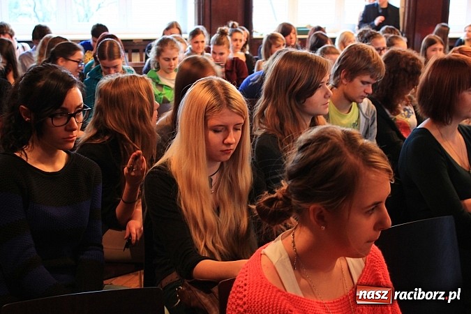 Zdjęcie w galerii na portalu naszraciborz.pl: Adam Moc z Pietrowic zwycięzcą konkursu w I LO wiadomości z regionu