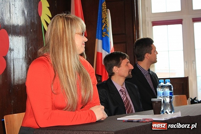 Zdjęcie w galerii na portalu naszraciborz.pl: Adam Moc z Pietrowic zwycięzcą konkursu w I LO wiadomości z regionu