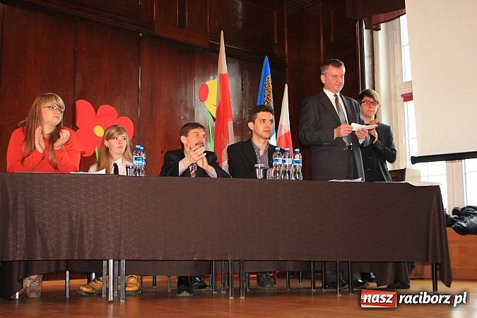 Zdjęcie w galerii na portalu naszraciborz.pl: Adam Moc z Pietrowic zwycięzcą konkursu w I LO wiadomości z regionu