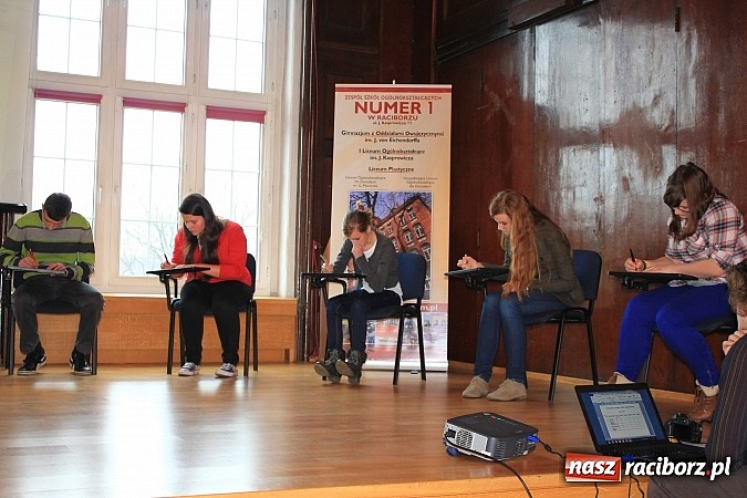 Zdjęcie w galerii na portalu naszraciborz.pl: Adam Moc z Pietrowic zwycięzcą konkursu w I LO wiadomości z regionu