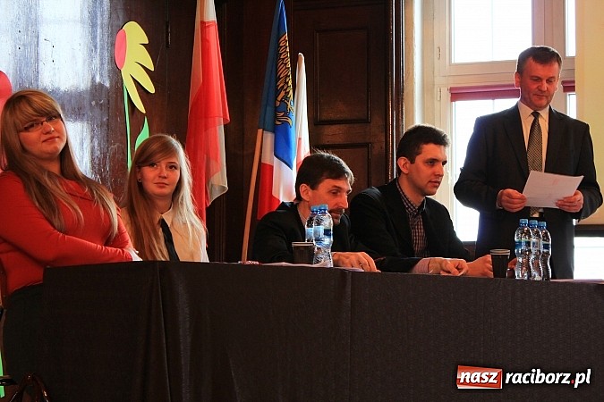 Zdjęcie w galerii na portalu naszraciborz.pl: Adam Moc z Pietrowic zwycięzcą konkursu w I LO wiadomości z regionu