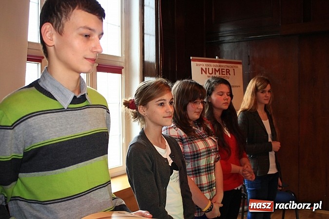 Zdjęcie w galerii na portalu naszraciborz.pl: Adam Moc z Pietrowic zwycięzcą konkursu w I LO wiadomości z regionu