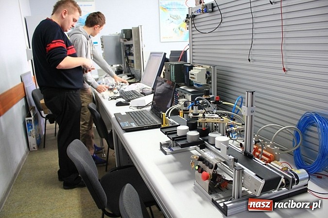 Zdjęcie w galerii na portalu naszraciborz.pl: PWSZ: Jak zrelaksować się przed maturą? wiadomości z regionu