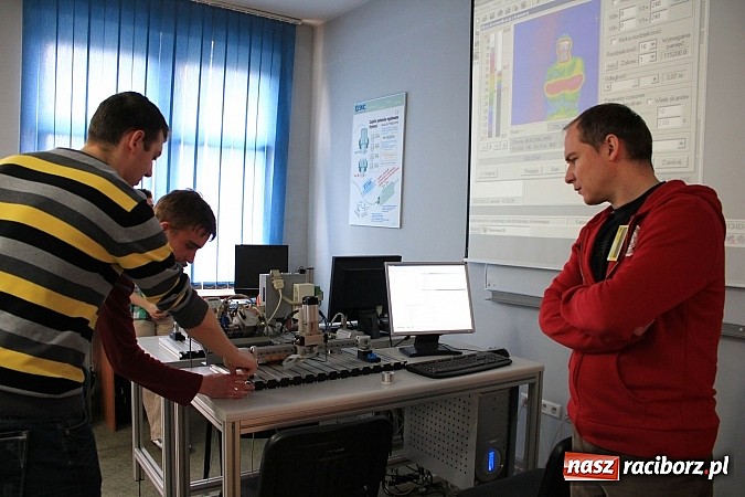 Zdjęcie w galerii na portalu naszraciborz.pl: PWSZ: Jak zrelaksować się przed maturą? wiadomości z regionu