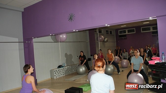 Zdjęcie w galerii na portalu naszraciborz.pl: Kobiety świętowały w Akademii Fitness wiadomości z regionu