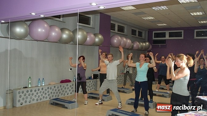 Zdjęcie w galerii na portalu naszraciborz.pl: Kobiety świętowały w Akademii Fitness wiadomości z regionu