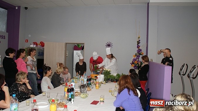 Zdjęcie w galerii na portalu naszraciborz.pl: Kobiety świętowały w Akademii Fitness wiadomości z regionu