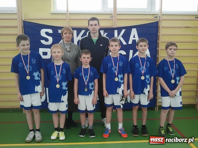 Zdjęcie w galerii na portalu naszraciborz.pl: Maraton piłkarski ze szkółką Nivea wiadomości z regionu