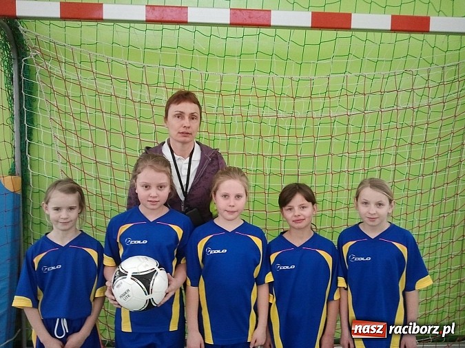 Zdjęcie w galerii na portalu naszraciborz.pl: Maraton piłkarski ze szkółką Nivea wiadomości z regionu