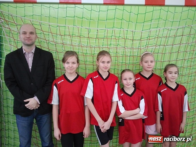 Zdjęcie w galerii na portalu naszraciborz.pl: Maraton piłkarski ze szkółką Nivea wiadomości z regionu