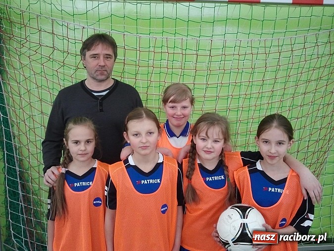 Zdjęcie w galerii na portalu naszraciborz.pl: Maraton piłkarski ze szkółką Nivea wiadomości z regionu