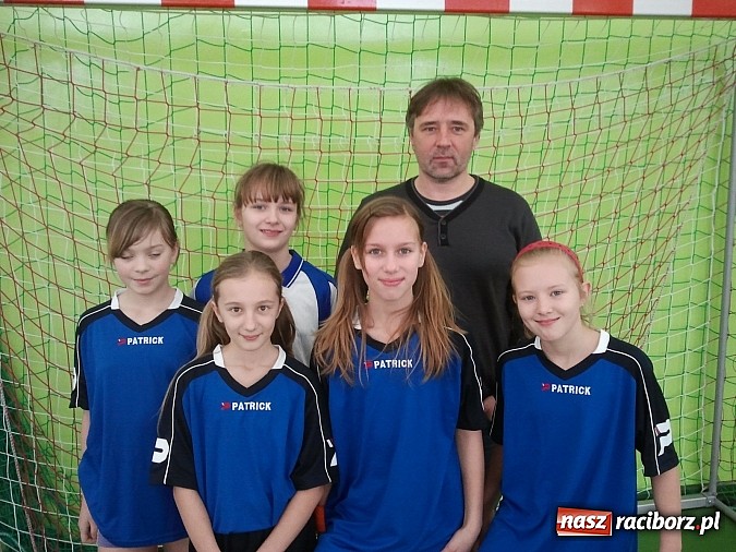 Zdjęcie w galerii na portalu naszraciborz.pl: Maraton piłkarski ze szkółką Nivea wiadomości z regionu