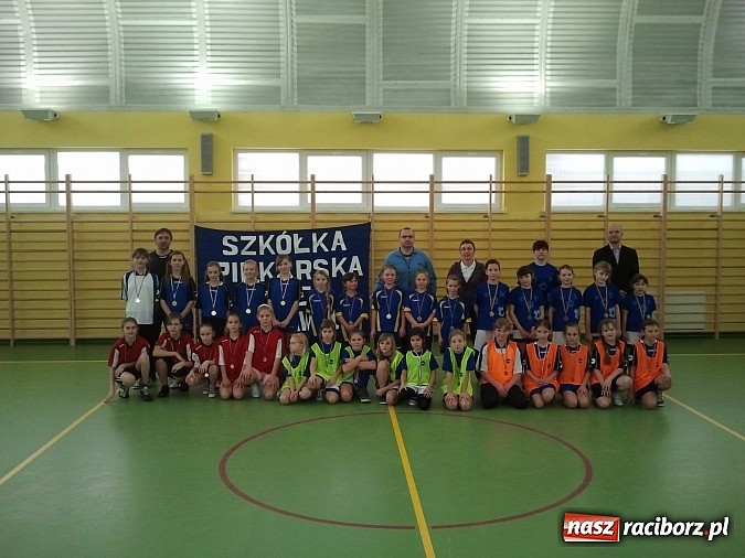 Zdjęcie w galerii na portalu naszraciborz.pl: Maraton piłkarski ze szkółką Nivea wiadomości z regionu