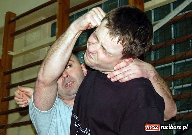 Zdjęcie w galerii na portalu naszraciborz.pl: Samoobrona. Uderzenia we wrażliwe punkty wiadomości z regionu