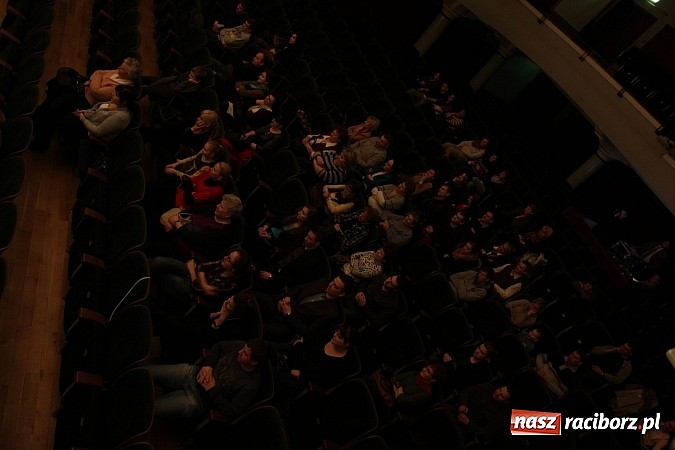 Zdjęcie w galerii na portalu naszraciborz.pl: Intryga rodem z piekła... Spektakl w RCK wiadomości z regionu