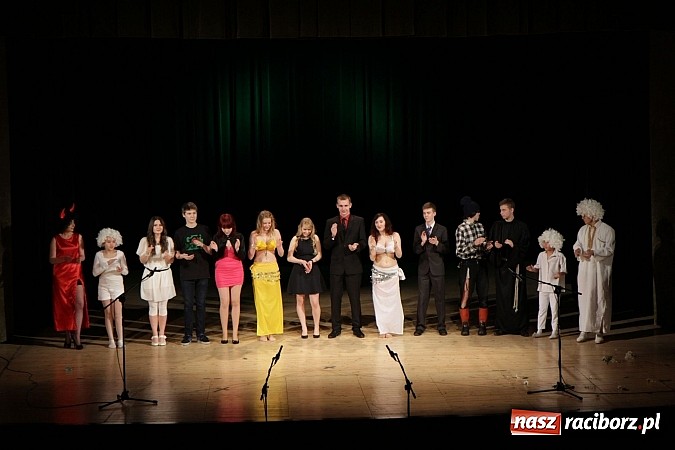 Zdjęcie w galerii na portalu naszraciborz.pl: Intryga rodem z piekła... Spektakl w RCK wiadomości z regionu