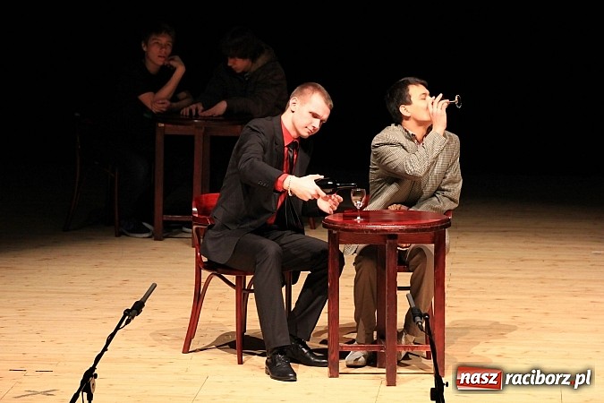 Zdjęcie w galerii na portalu naszraciborz.pl: Intryga rodem z piekła... Spektakl w RCK wiadomości z regionu