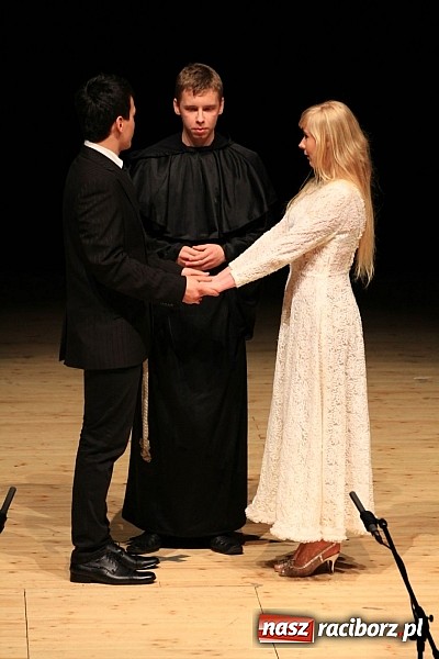 Zdjęcie w galerii na portalu naszraciborz.pl: Intryga rodem z piekła... Spektakl w RCK wiadomości z regionu