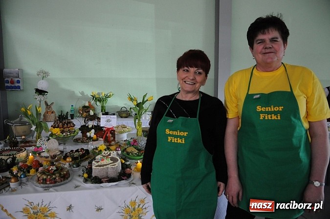 Zdjęcie w galerii na portalu naszraciborz.pl: Kolorowe wielkanocne stoły w Pietrowicach wiadomości z regionu